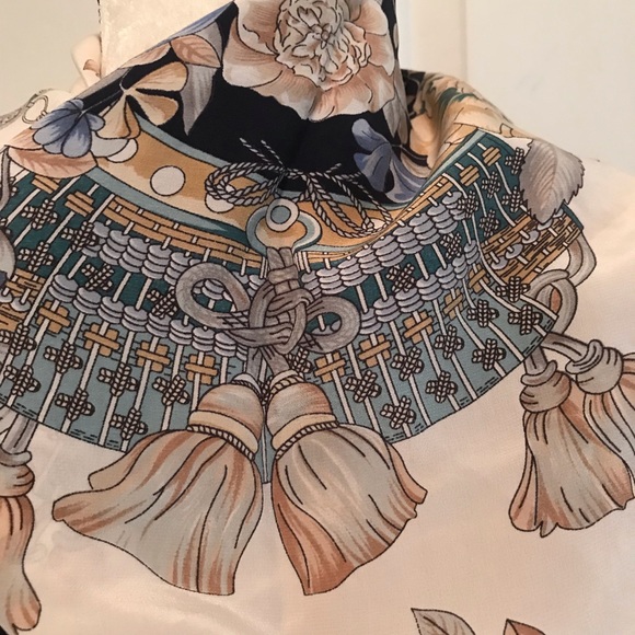 S O L D 100% ITALIAN SILK SCARF WRAP BEAUTIFUL COLORS - Picture 2 of 7